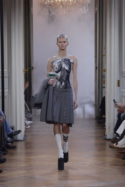Look 3